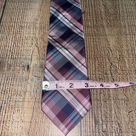 Michael Kors plaid tie - Picture 3 of 4